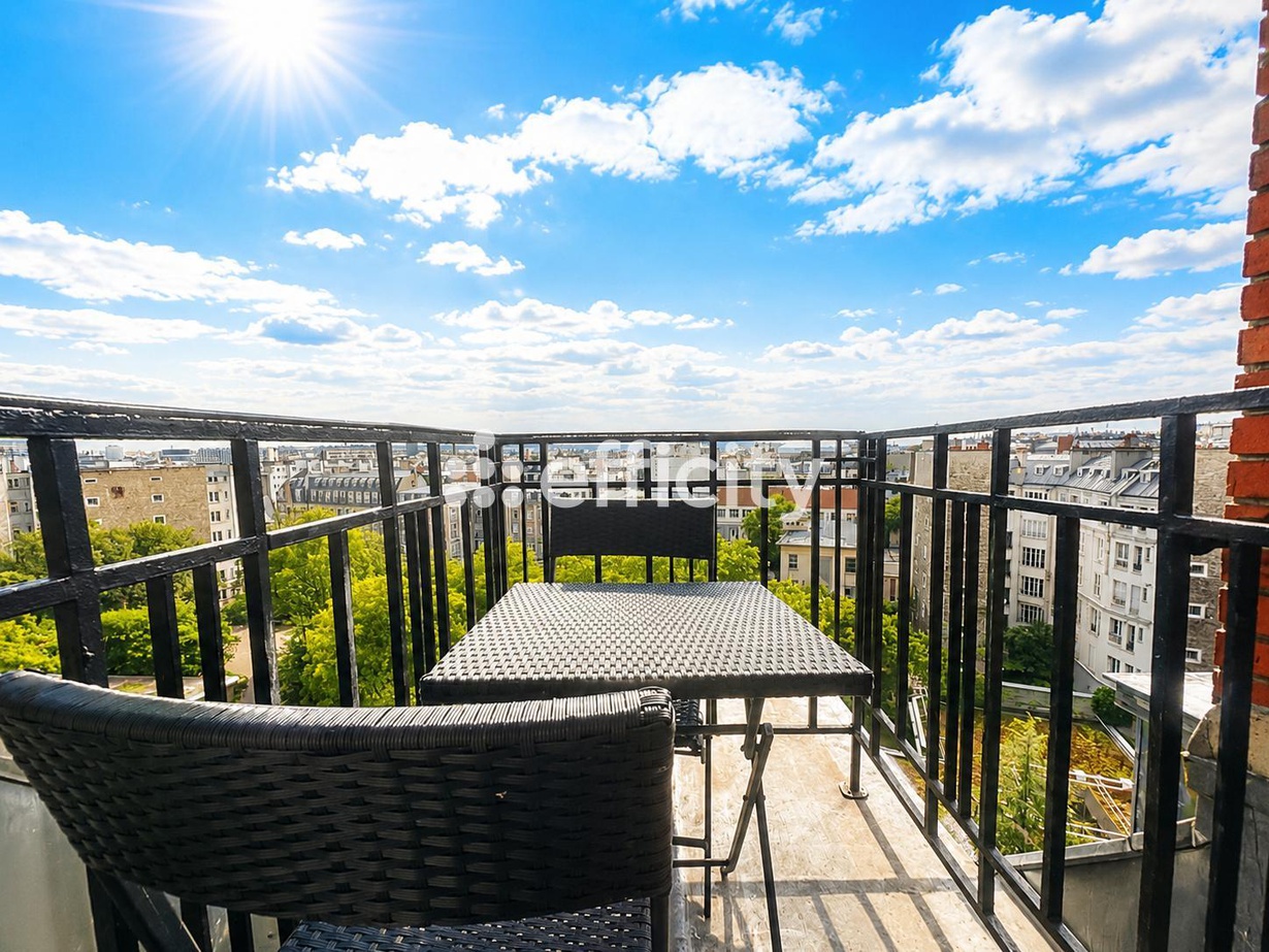 Rare – Dernier étage avec balcon plein sud – Paris 16ᵉ Passy