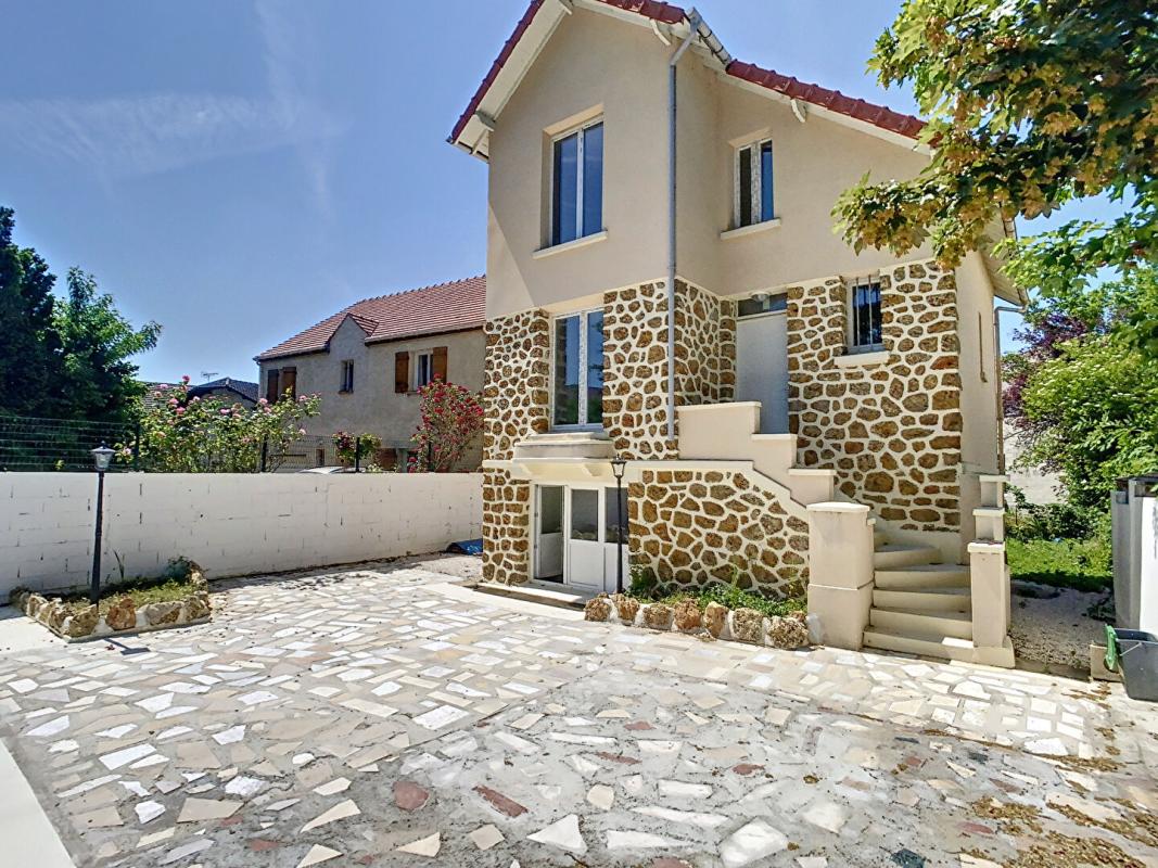 Coup de coeur ! Maison entièrement rénovée, 10 min à pied de la gare