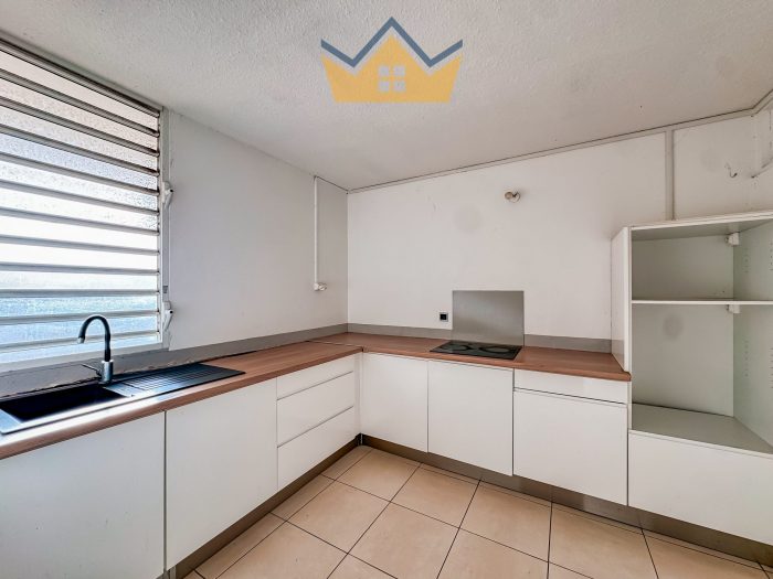 À VENDRE – Grand appartement T2 - SCHOELCHER – Dernier étage